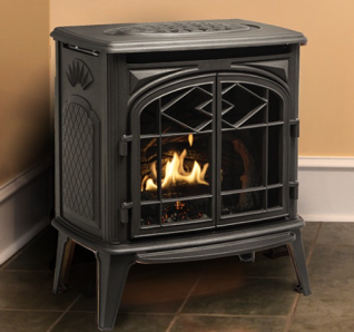 TRENTON FS GAS STOVE W/ PANELS, LOG SET AND BLOWER - MET BLACK